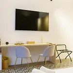 Mennula Apartment *